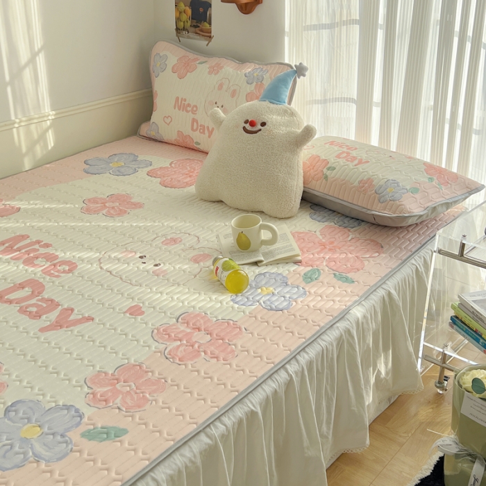 91家纺网 家纺一手货源 找家纺 慕尚  2025新款凉感丝大版乳胶凉席 花田小兔