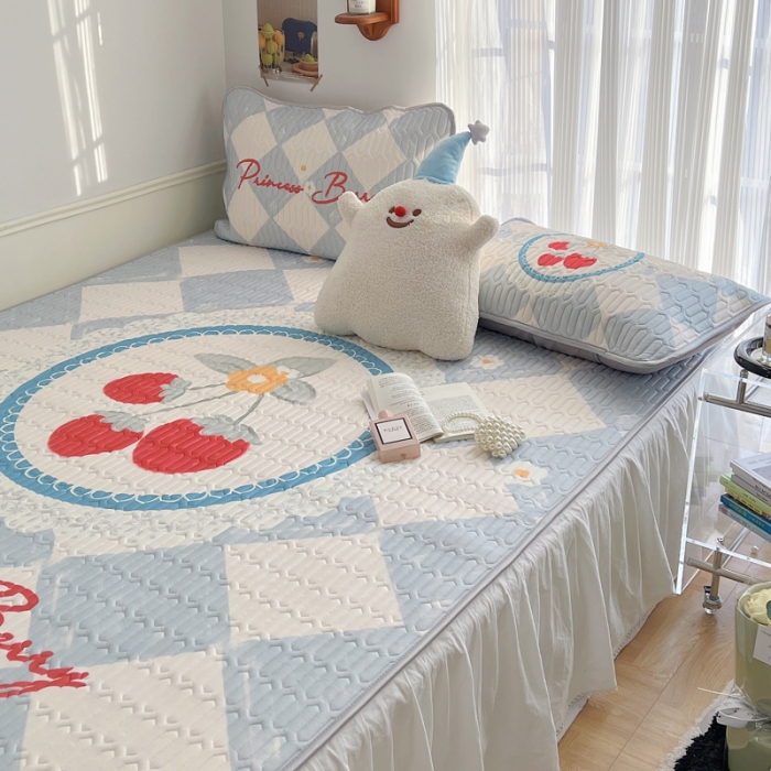 91家纺网 家纺一手货源 找家纺 慕尚  2025新款凉感丝大版乳胶凉席 轻奢草莓