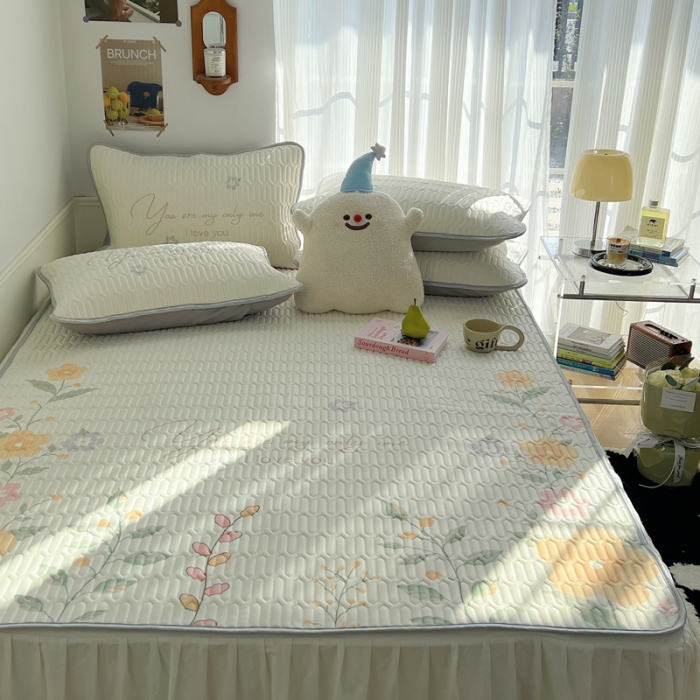 91家纺网 家纺一手货源 找家纺 慕尚  2025新款凉感丝大版乳胶凉席 清新花束