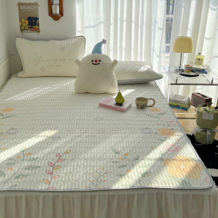 91家纺网 家纺一手货源 找家纺 慕尚  2025新款凉感丝大版乳胶凉席 清新花束