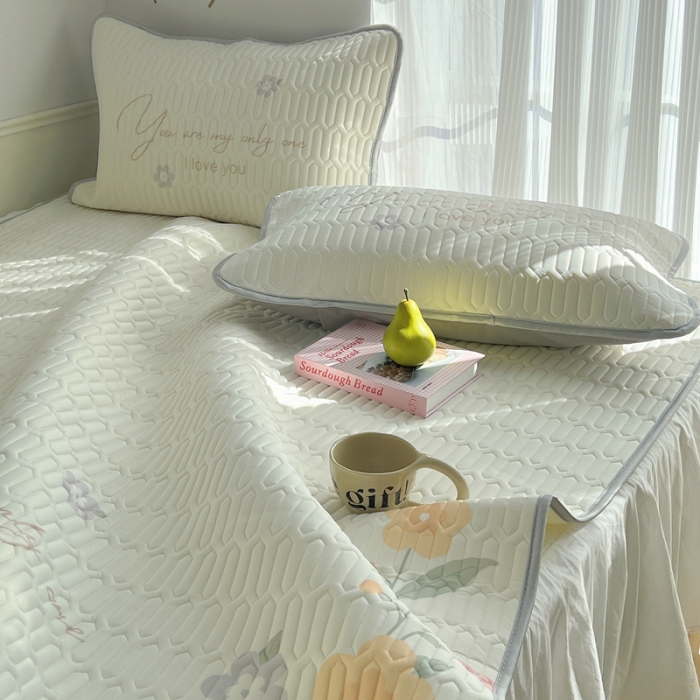 91家纺网 家纺一手货源 找家纺 慕尚  2025新款凉感丝大版乳胶凉席 清新花束