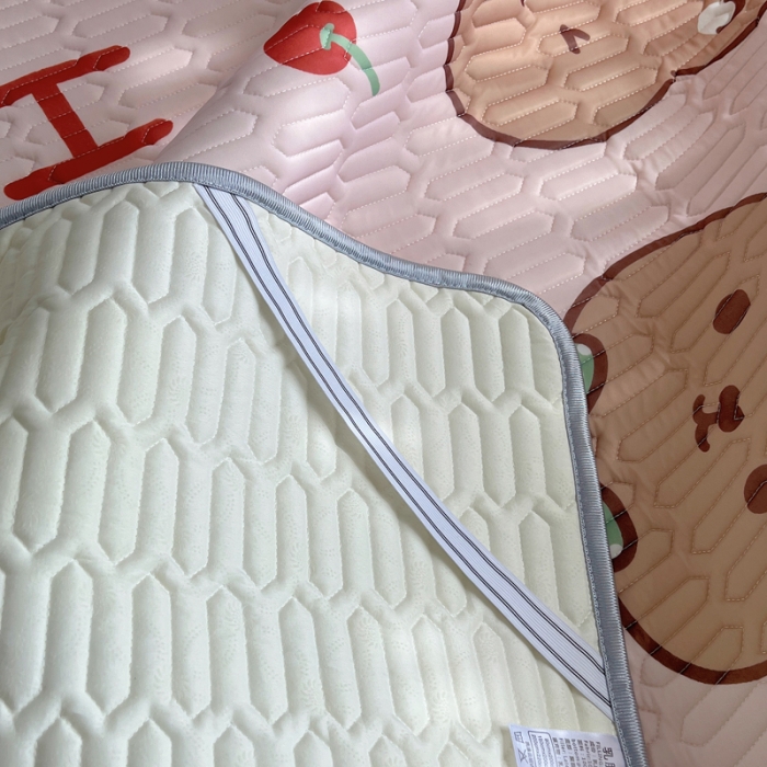 91家纺网 家纺一手货源 找家纺 慕尚  2025新款凉感丝大版乳胶凉席 维尼小熊