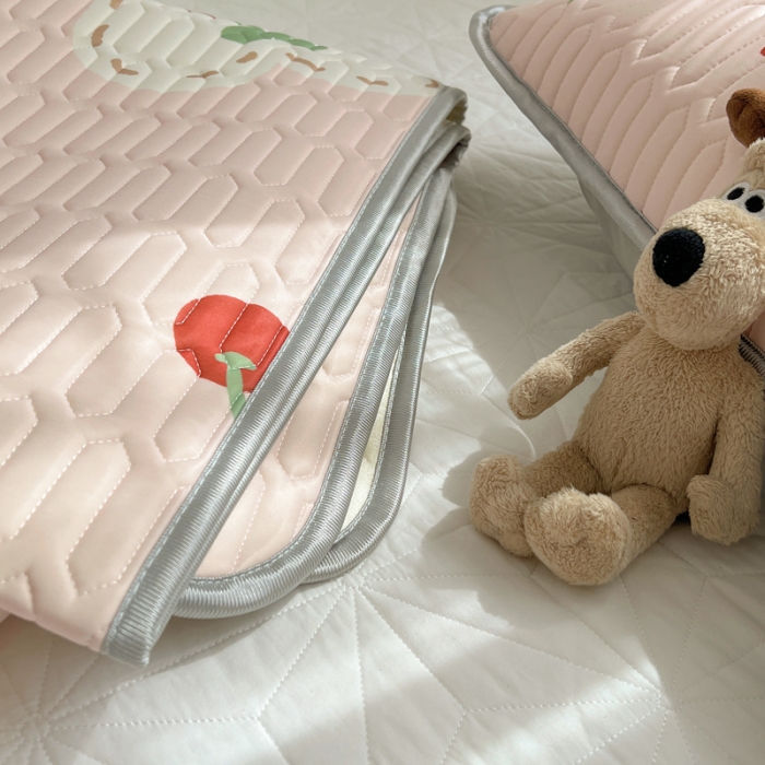 91家纺网 家纺一手货源 找家纺 慕尚  2025新款凉感丝大版乳胶凉席 维尼小熊