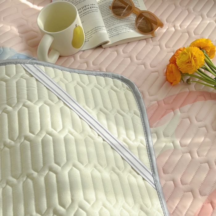 91家纺网 家纺一手货源 找家纺 慕尚  2025新款凉感丝大版乳胶凉席 夏日花语