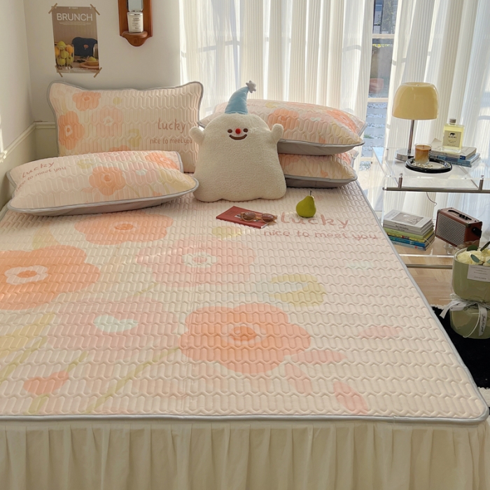 91家纺网 家纺一手货源 找家纺 慕尚  2025新款凉感丝大版乳胶凉席 小森物语