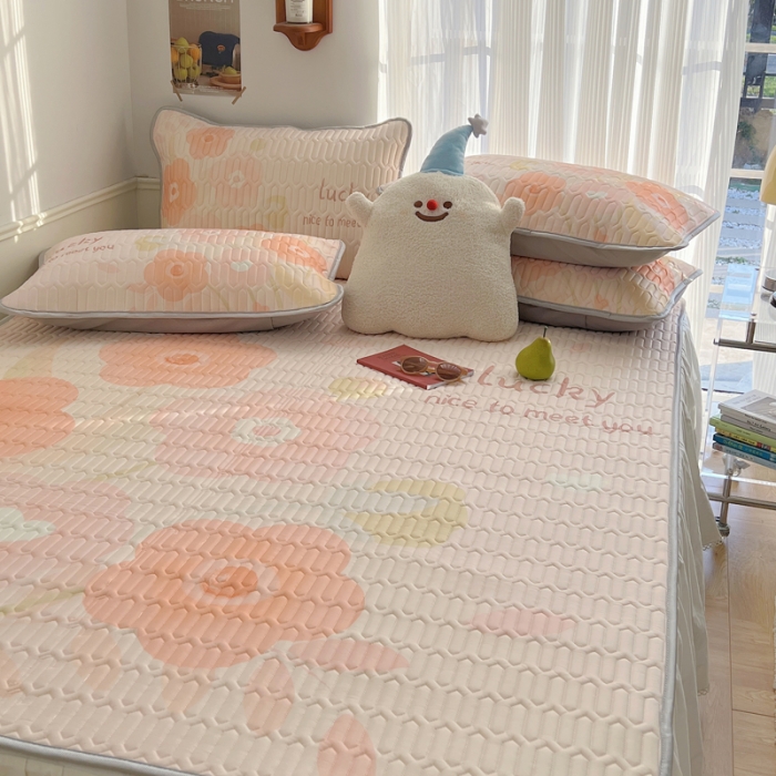 91家纺网 家纺一手货源 找家纺 慕尚  2025新款凉感丝大版乳胶凉席 小森物语