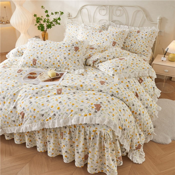 91家纺网 家纺一手货源 找家纺 十个点2024新款初遇系列 全棉床裙小清新四件套 朵朵熊