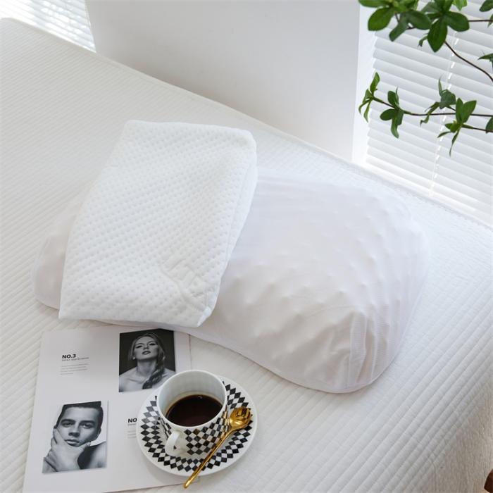 91家纺网 家纺一手货源 找家纺 新款天然乳胶枕女士美容枕花生枕单人狼牙按摩乳胶枕头