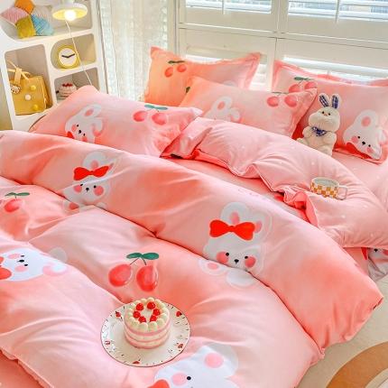 91家纺网 家纺一手货源 找家纺 卡斯诺 2025新款植物羊绒磨毛四件套 樱桃小兔