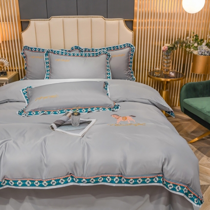 91家纺网 家纺一手货源 找家纺 2023宽边数码印花水洗真丝绣花四件套 轻奢刺绣冰丝天丝套件