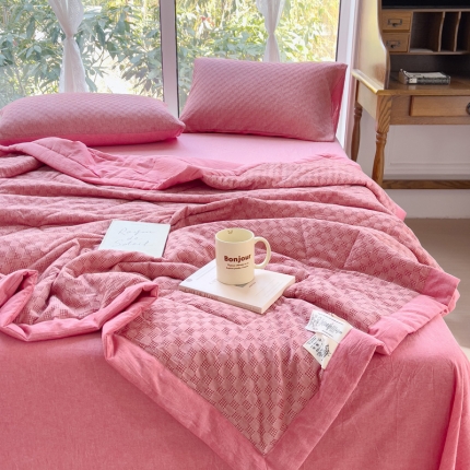 91家纺网 家纺一手货源 找家纺 佰诗特 A类40支全棉色织水洗棉提花夏被四件套 纯棉大豆纤维夏被空调被