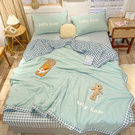 91家纺网 家纺一手货源 找家纺 2023水洗棉刺绣小熊夏被四件套 绣花毛巾绣夏凉被薄被子空调被薄被芯