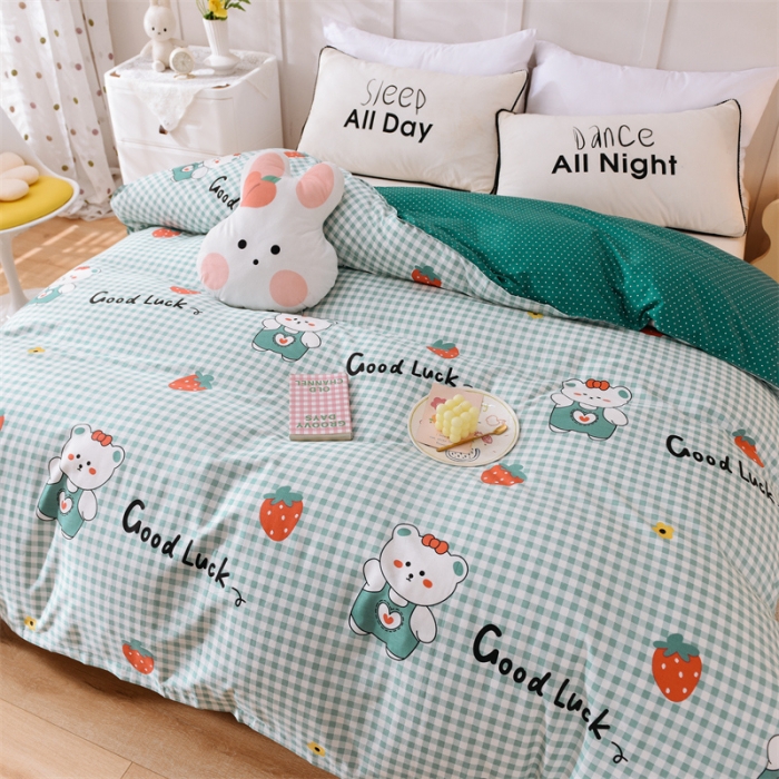 91家纺网 家纺一手货源 找家纺 多品 2023新款12868全棉印花单被套系列第二批 草莓熊