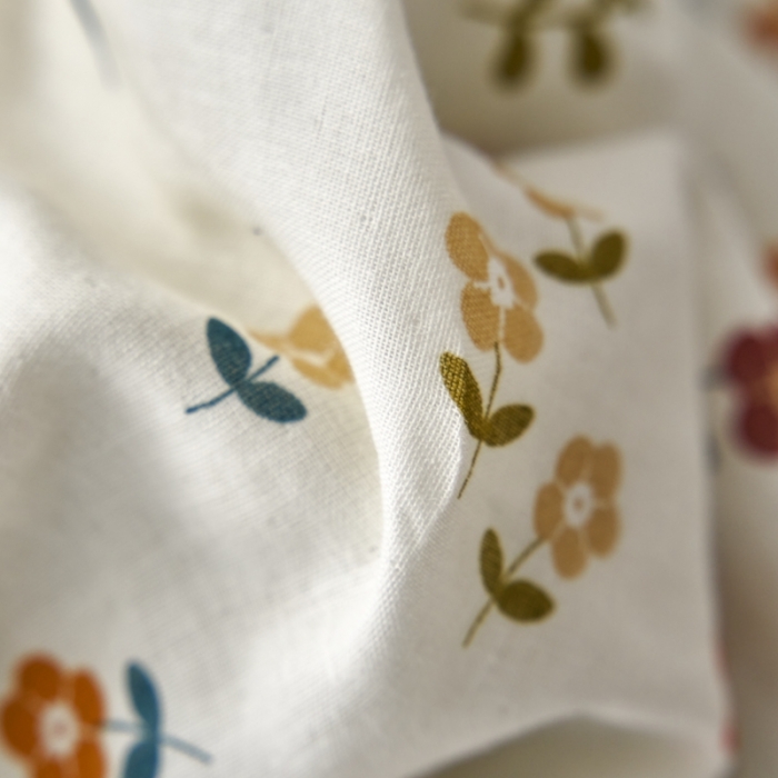 91家纺网 家纺一手货源 找家纺 时年 2023新款全棉母婴级有氧双层纱纽扣工艺款四件套-场景一 小熊花朵