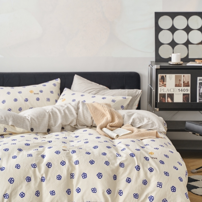 91家纺网 家纺一手货源 找家纺 时年 2023新款全棉母婴级有氧双层纱纽扣工艺款四件套-场景一 休闲时代-兰