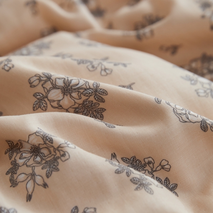 91家纺网 家纺一手货源 找家纺 （总）时年 2023新款全棉母婴级有氧双层纱纽扣工艺款四件套场景二