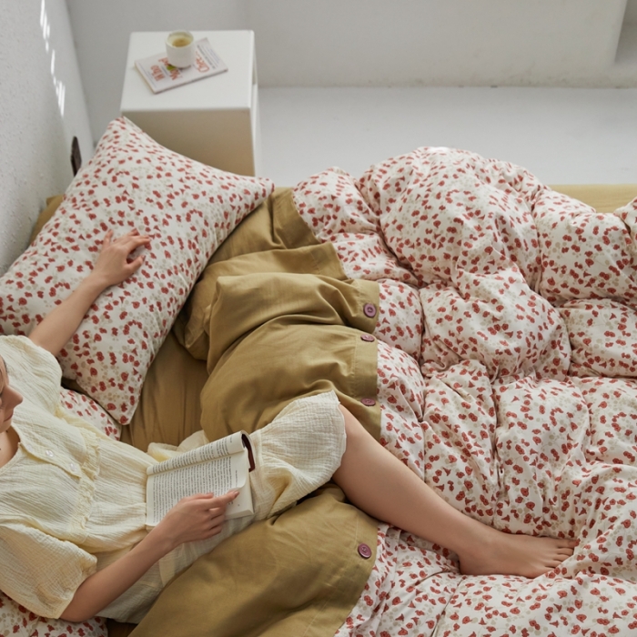 91家纺网 家纺一手货源 找家纺 时年 2023新款全棉母婴级有氧双层纱纽扣工艺款四件套-场景二 叶语纷飞