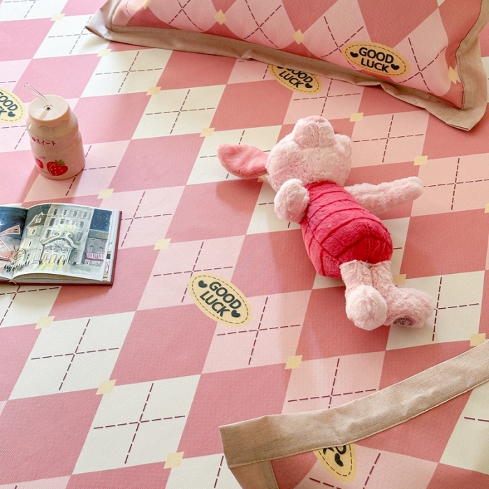 91家纺网 家纺一手货源 找家纺 时年 2023新款水洗冰丝凉席 幸运-粉