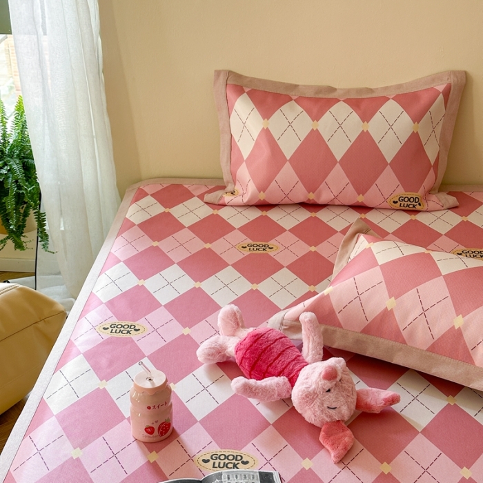 91家纺网 家纺一手货源 找家纺 时年 2023新款水洗冰丝凉席 幸运-粉