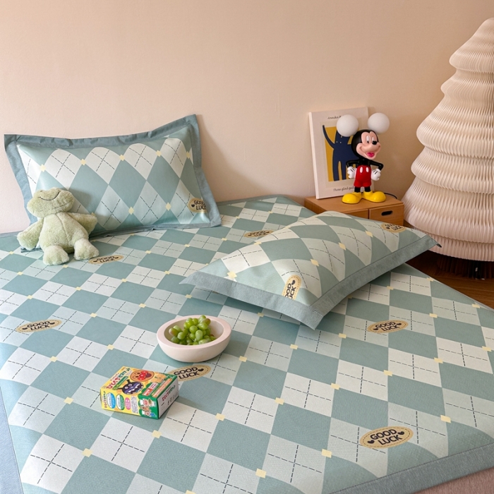 91家纺网 家纺一手货源 找家纺 时年 2023新款水洗冰丝凉席 幸运-绿