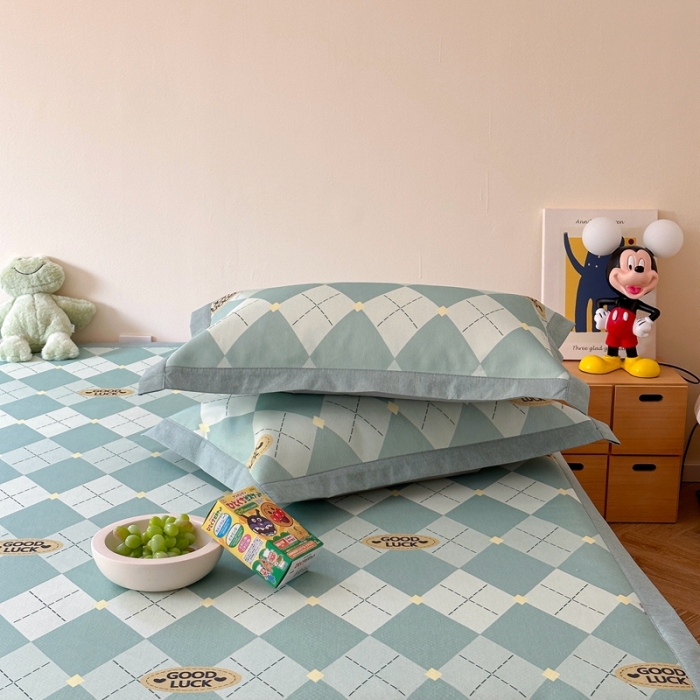 91家纺网 家纺一手货源 找家纺 时年 2023新款水洗冰丝凉席 幸运-绿