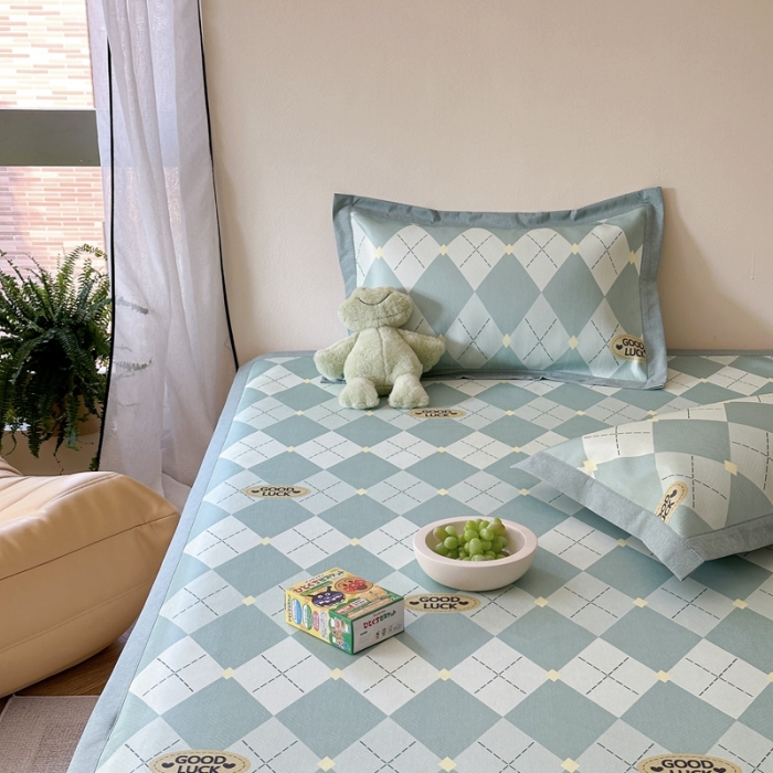 91家纺网 家纺一手货源 找家纺 时年 2023新款水洗冰丝凉席 幸运-绿