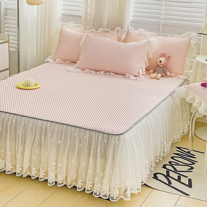 91家纺网 家纺一手货源 找家纺 （总）罗艺轩 2024新款抗菌高克重双层复合床裙款豆豆席三件套倾城雅韵