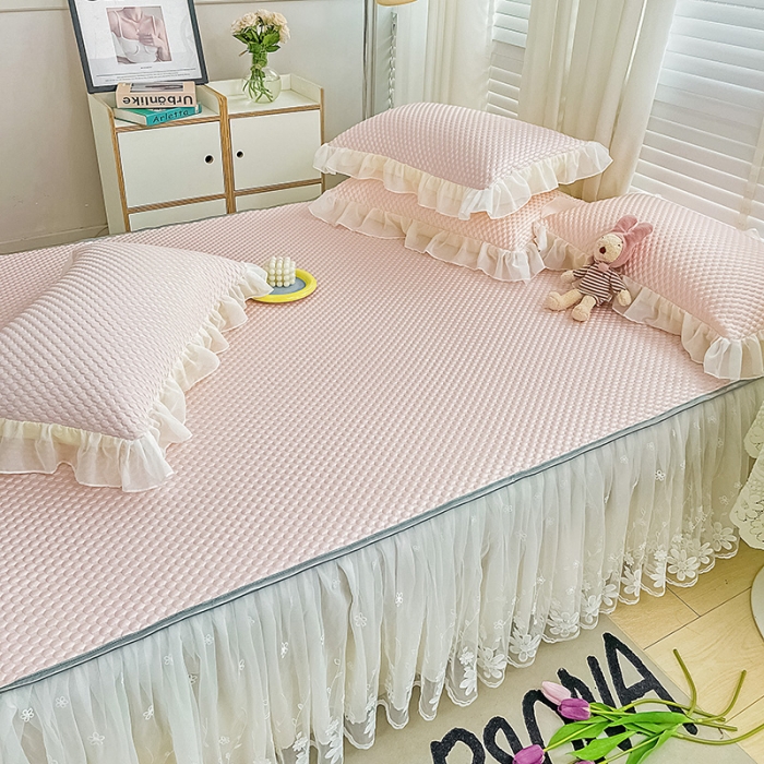 91家纺网 家纺一手货源 找家纺 （总）罗艺轩 2024新款抗菌高克重双层复合床裙款豆豆席三件套倾城雅韵