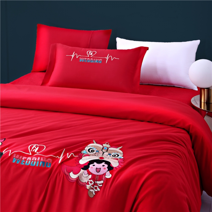 91家纺网 家纺一手货源 找家纺 2025新款亲肤棉绣花刺绣婚庆四件套 萌狮报喜