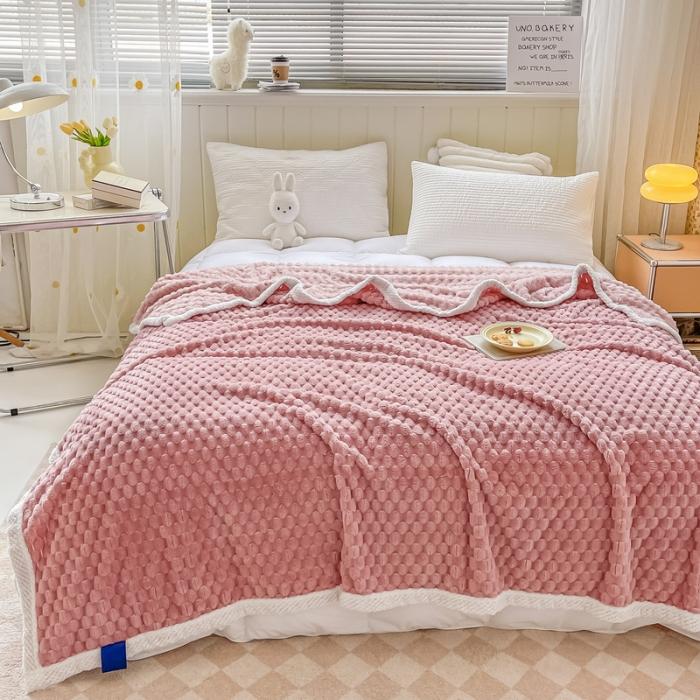 91家纺网 家纺一手货源 找家纺 270克金龟绒毛毯 菠萝格包边多功能盖毯 纯色空调毯法莱绒毯子豆沙粉