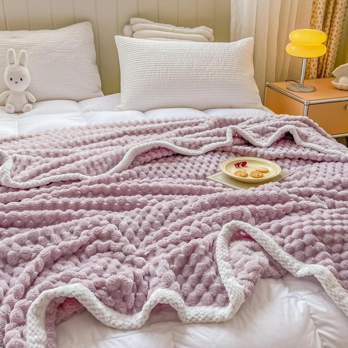 91家纺网 家纺一手货源 找家纺 270克加厚金龟绒毛毯 菠萝格包边盖毯 纯色空调毯法莱绒毯子 优雅紫