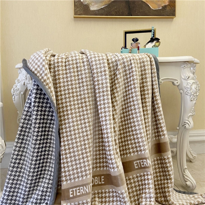 91家纺网 家纺一手货源 找家纺 卡奥2025AB版云貂绒毛毯法莱绒休闲盖毯沙发毯空调毯子千鸟