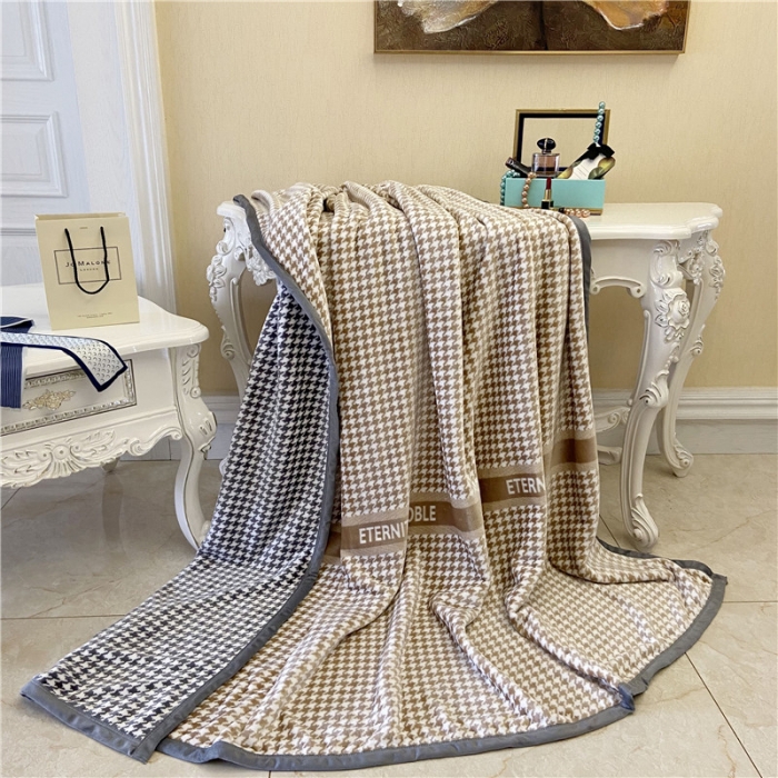 91家纺网 家纺一手货源 找家纺 卡奥2025AB版云貂绒毛毯法莱绒休闲盖毯沙发毯空调毯子千鸟