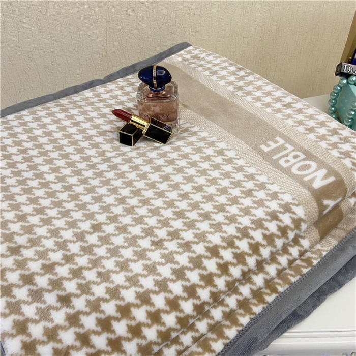 91家纺网 家纺一手货源 找家纺 卡奥2025AB版云貂绒毛毯法莱绒休闲盖毯沙发毯空调毯子千鸟