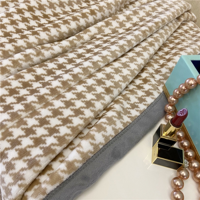 91家纺网 家纺一手货源 找家纺 卡奥2025AB版云貂绒毛毯法莱绒休闲盖毯沙发毯空调毯子千鸟