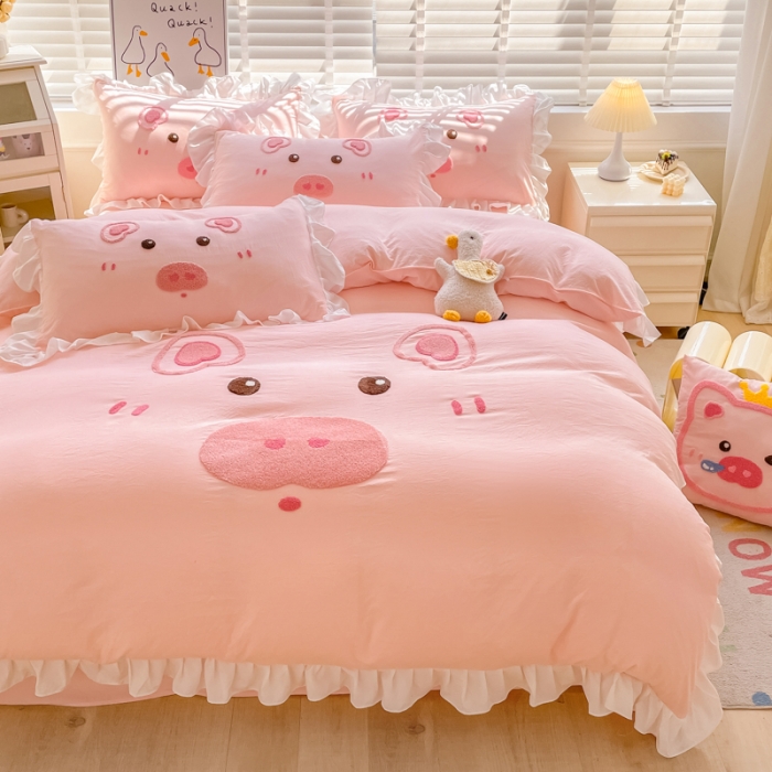 91家纺网 家纺一手货源 找家纺 （总）泉欣2024新款水洗亲肤棉大版绣花四件套（专版花型）猪猪系列