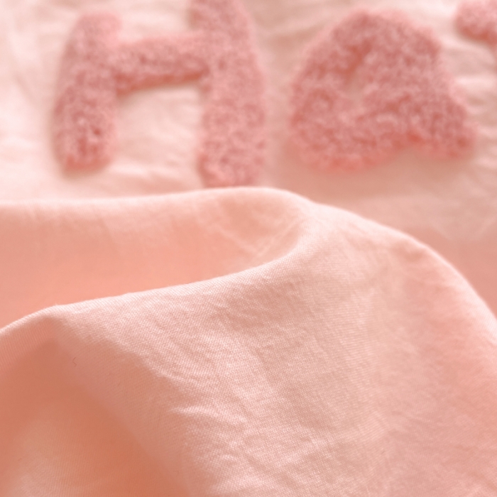 91家纺网 家纺一手货源 找家纺 泉欣2024新款水洗亲肤棉大版绣花四件套（专版花型）猪猪系列 猪宝贝-粉玉