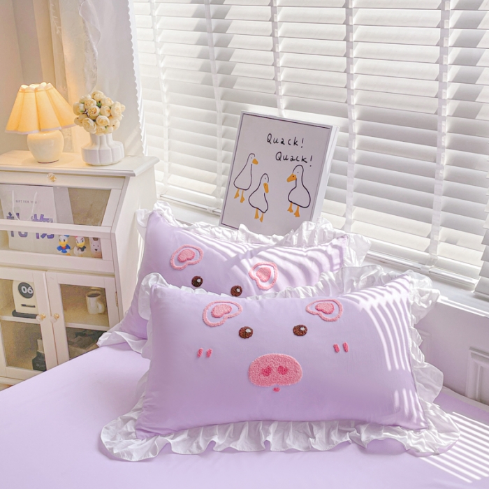 91家纺网 家纺一手货源 找家纺 泉欣2024新款水洗亲肤棉大版绣花四件套（专版花型）猪猪系列 猪宝贝-香芋紫