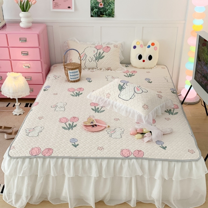 91家纺网 家纺一手货源 找家纺 昔可 2023新款第二批双层床裙乳胶三件套 可爱小清新风 郁金香小兔