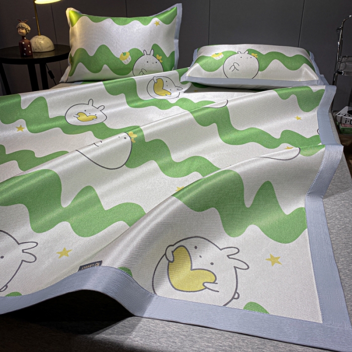 91家纺网 家纺一手货源 找家纺 安哆啦 A类数码印花冰丝藤席三件套 绿色波浪纹