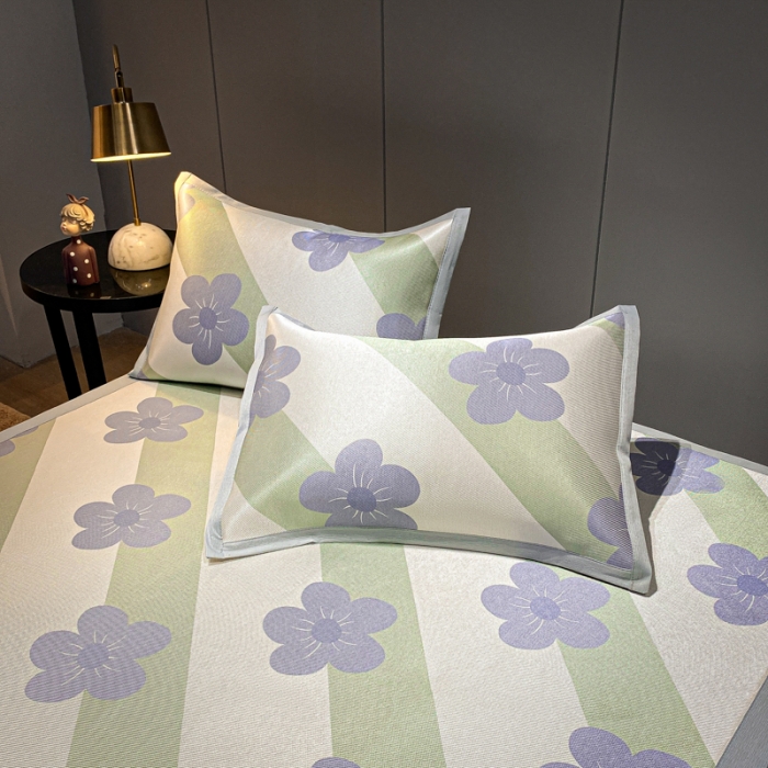 91家纺网 家纺一手货源 找家纺 安哆啦 A类数码印花冰丝藤席三件套 斜条小花