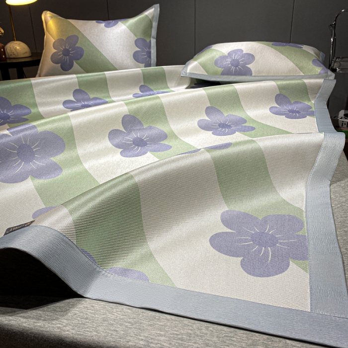 91家纺网 家纺一手货源 找家纺 安哆啦 A类数码印花冰丝藤席三件套 斜条小花