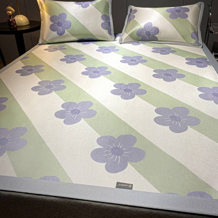 91家纺网 家纺一手货源 找家纺 安哆啦 A类数码印花冰丝藤席三件套 斜条小花