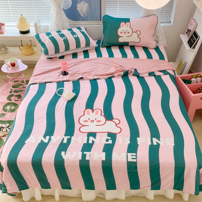 91家纺网 家纺一手货源 找家纺 昔可 大版数码印花凉感夏被 条纹兔