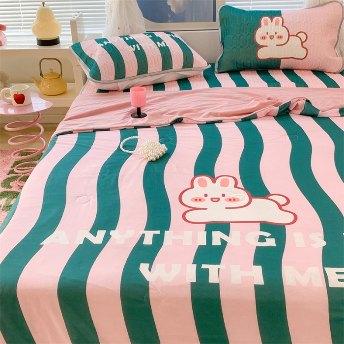 91家纺网 家纺一手货源 找家纺 昔可 大版数码印花凉感夏被 条纹兔