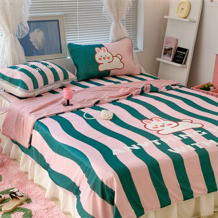 91家纺网 家纺一手货源 找家纺 昔可 大版数码印花凉感夏被 条纹兔