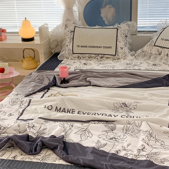 91家纺网 家纺一手货源 找家纺 昔可 大版数码印花凉感夏被 夏奈花园