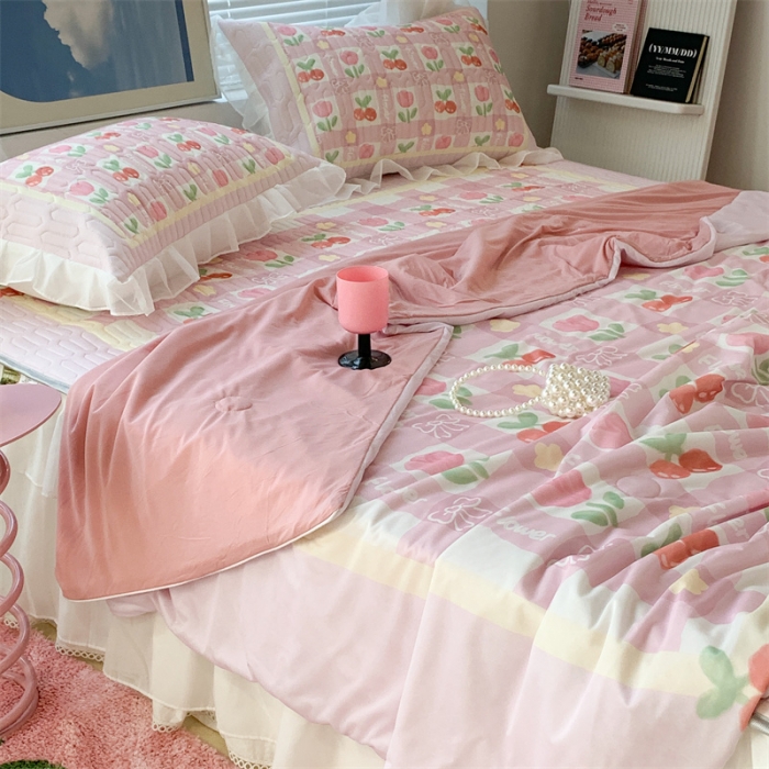 91家纺网 家纺一手货源 找家纺 昔可 大版数码印花凉感夏被 樱桃郁金香