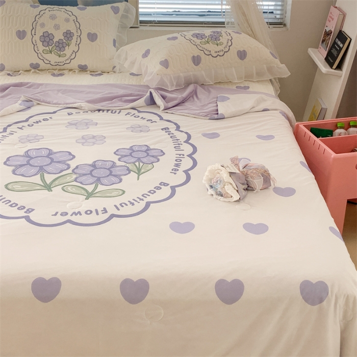 91家纺网 家纺一手货源 找家纺 昔可 大版数码印花凉感夏被 紫爱心小花朵