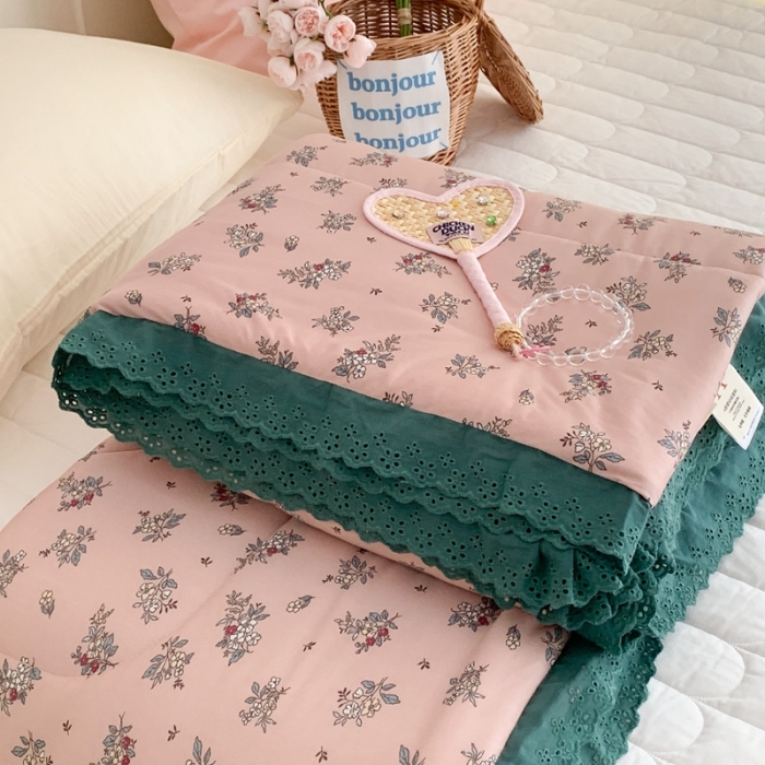 91家纺网 家纺一手货源 找家纺 昔可 复古蕾丝花边针织夏被 粉嫩小甜心